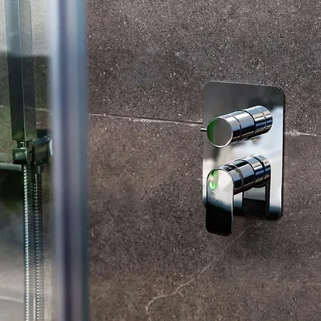 Amazing Attic On Harbour Côme