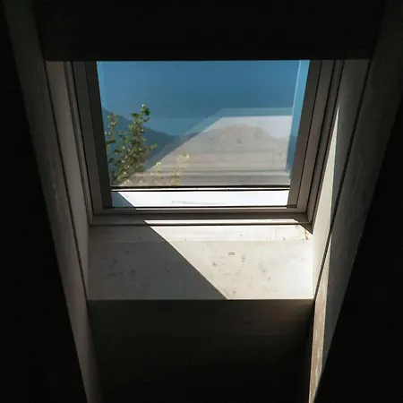 Amazing Attic On Harbour