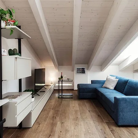 Amazing Attic On Harbour