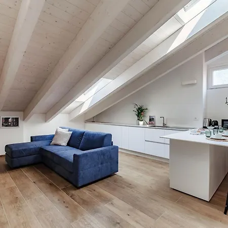 Amazing Attic On Harbour *