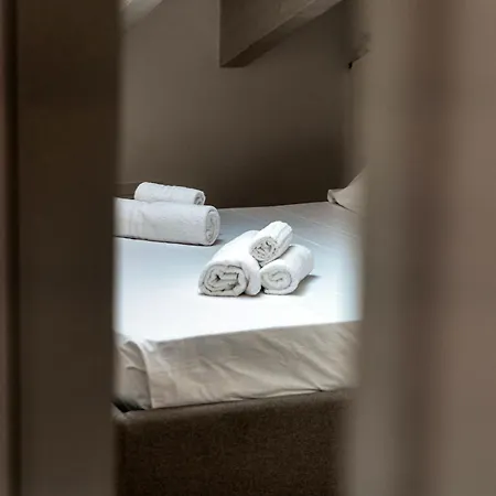 Amazing Attic On Harbour * 科莫