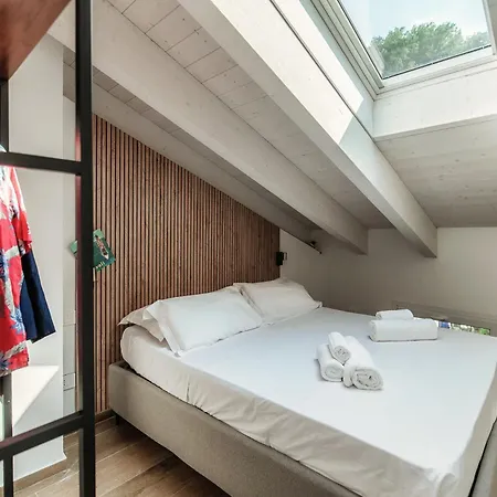 Апартаменты Amazing Attic On Harbour *