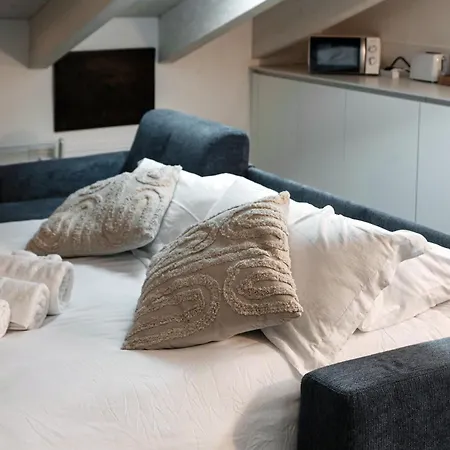 Amazing Attic On Harbour Como