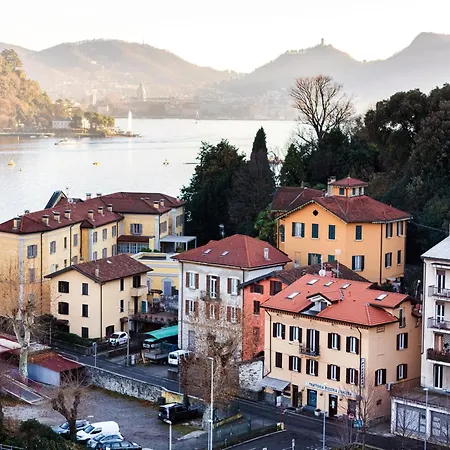 Amazing Attic On Harbour * Como