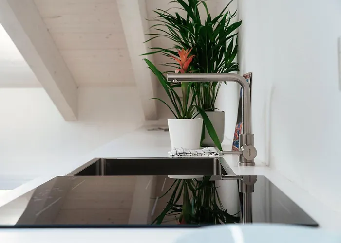 Amazing Attic On Harbour *