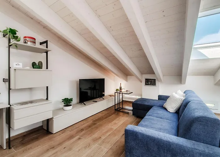 Amazing Attic On Harbour *