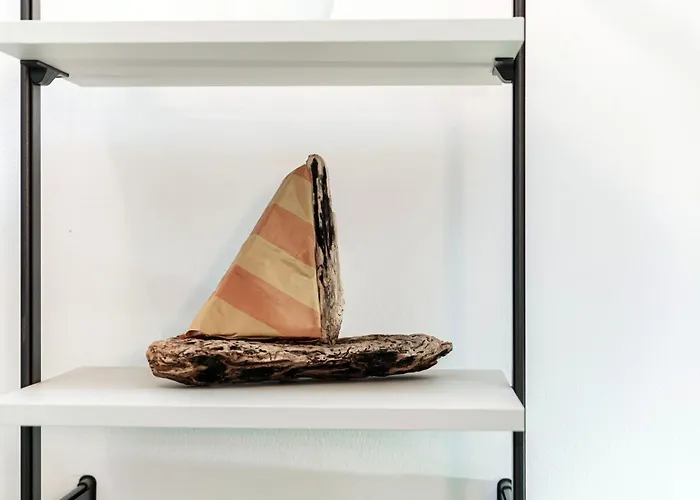 Amazing Attic On Harbour Como