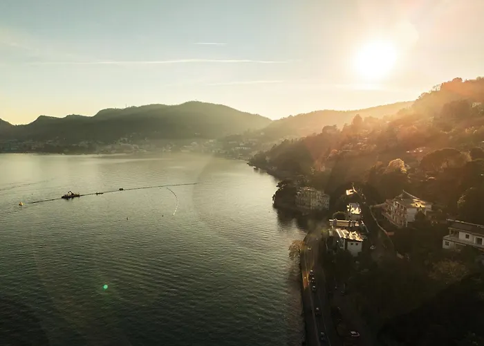 Apartamento Amazing Attic On Harbour Como