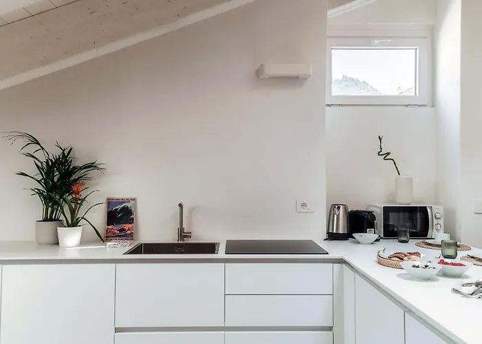 Amazing Attic On Harbour Apartment