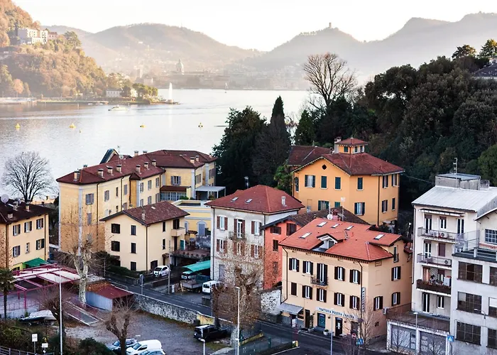 Amazing Attic On Harbour * Como