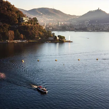 Amazing Attic On Harbour *