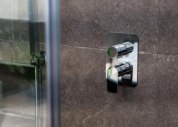 Amazing Attic On Harbour Комо