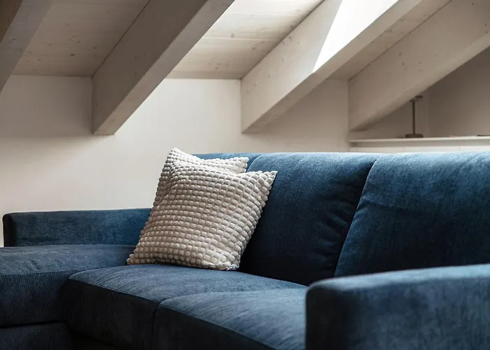 Amazing Attic On Harbour Апартаменты Комо