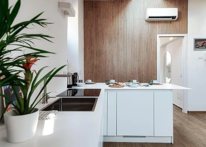 Amazing Attic On Harbour Комо