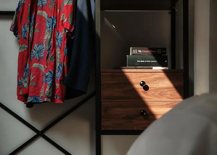 Апартаменты Amazing Attic On Harbour Комо